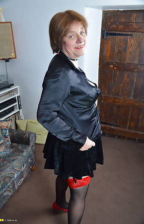 Naughty British Mature slut playing with herself