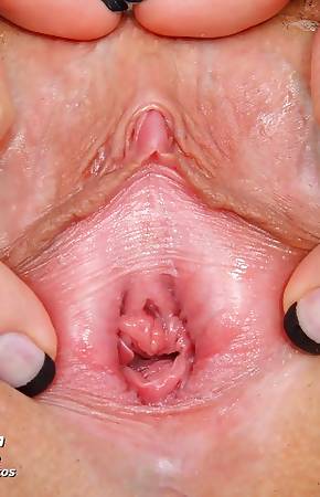 Nurse Adriana minge fingering and dildoing at clinic