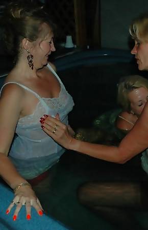 Devlynn  Friends in the Hot Tub