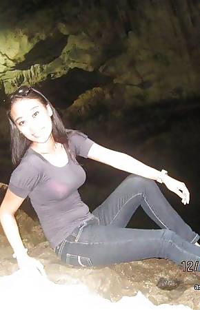 Collection of a Filipina chick posing nude for her boyfriend