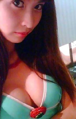 Gallery of a nice group of sexy Asian hotties