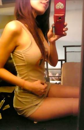 Group of sultry Asian hotties